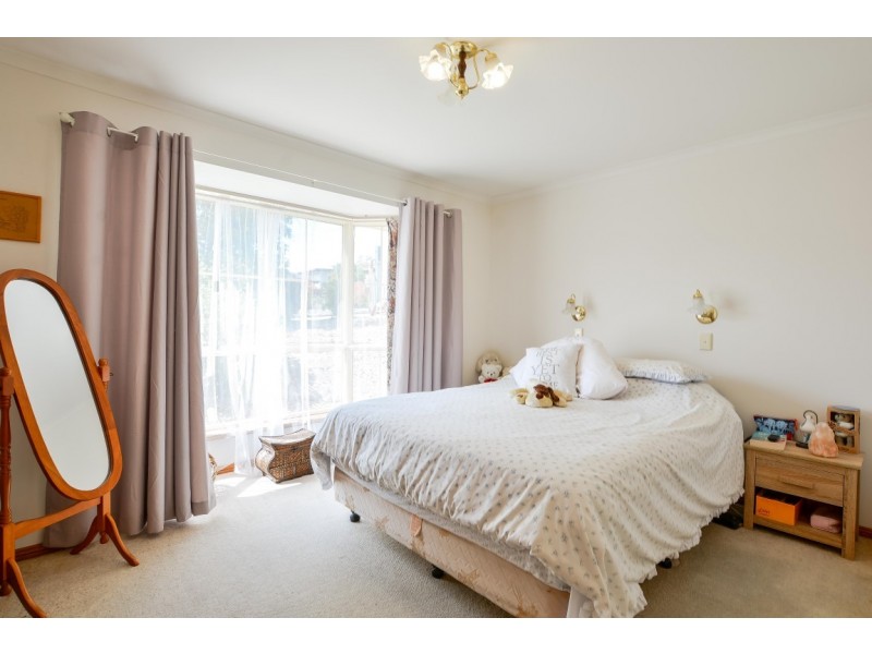 2/3 Calomba Crescent, Happy Valley SA 5159