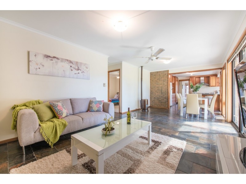15 Scarvell Avenue, Trott Park SA 5158