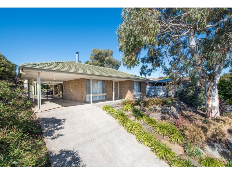 15 Scarvell Avenue, Trott Park SA 5158