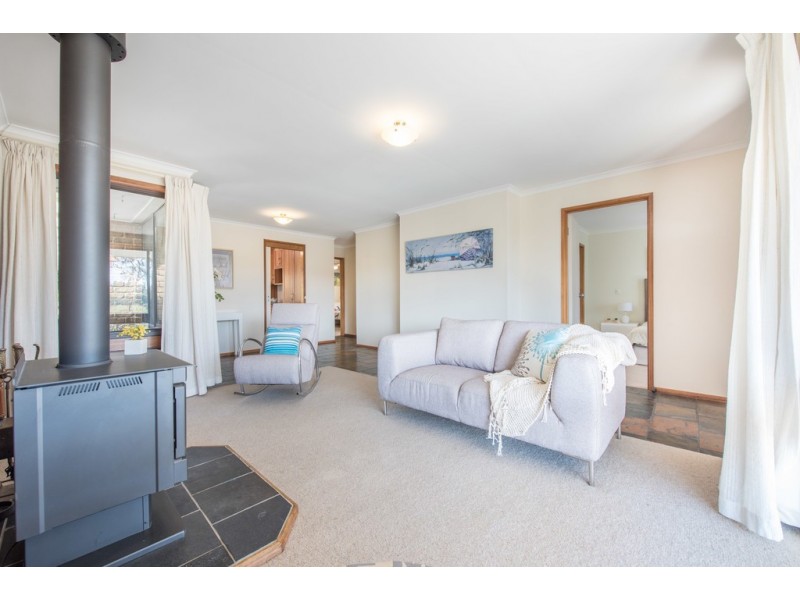 15 Scarvell Avenue, Trott Park SA 5158