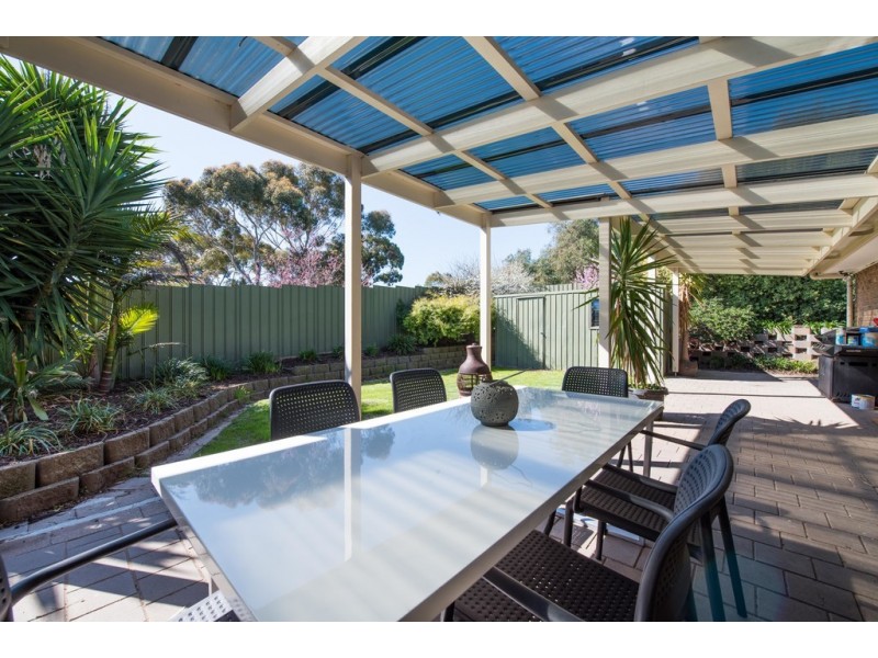 15 Scarvell Avenue, Trott Park SA 5158