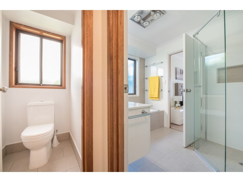 15 Scarvell Avenue, Trott Park SA 5158