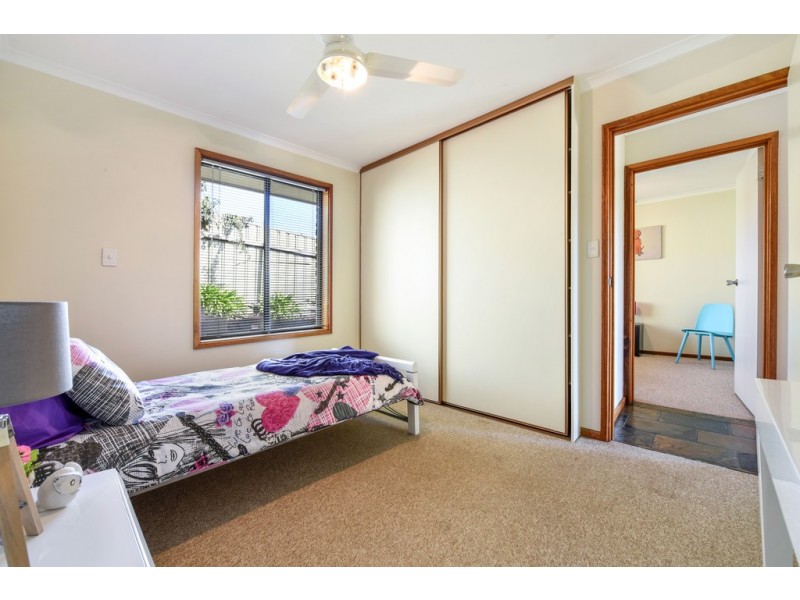15 Scarvell Avenue, Trott Park SA 5158