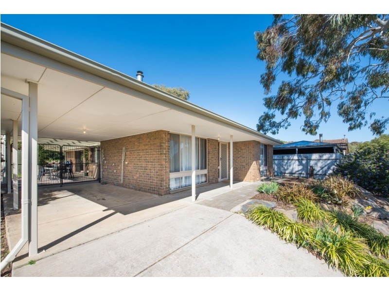 15 Scarvell Avenue, Trott Park SA 5158