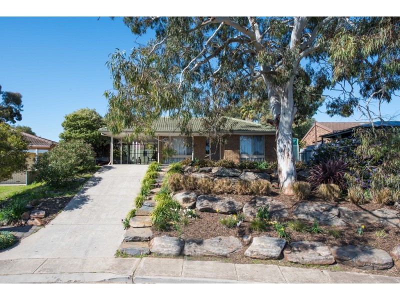 15 Scarvell Avenue, Trott Park SA 5158