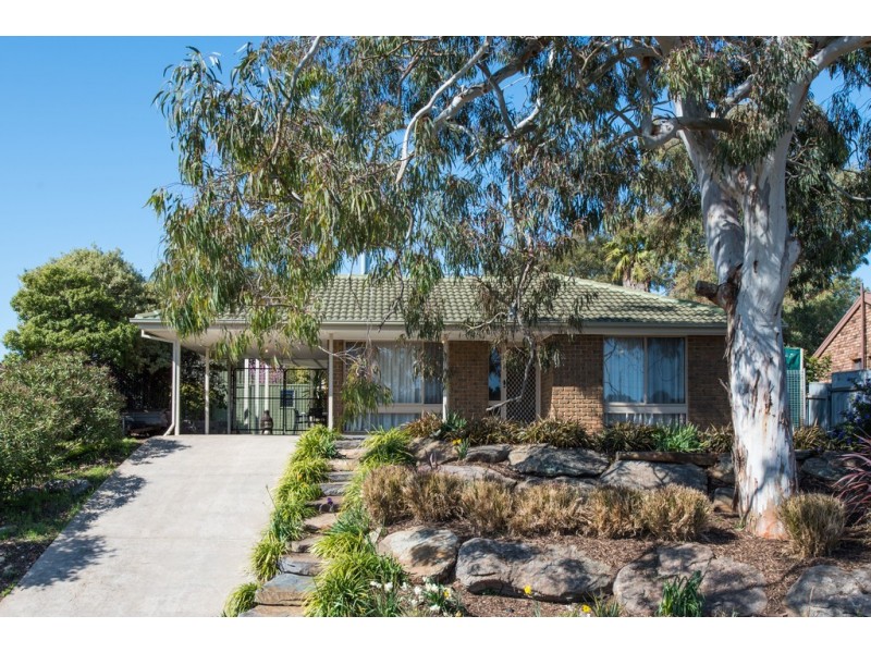 15 Scarvell Avenue, Trott Park SA 5158