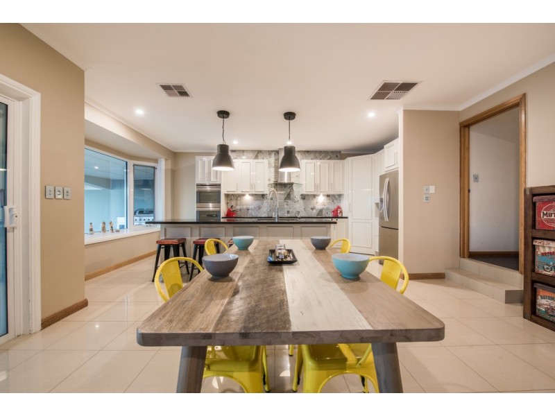 48 Horseshoe Drive, Woodcroft SA 5162