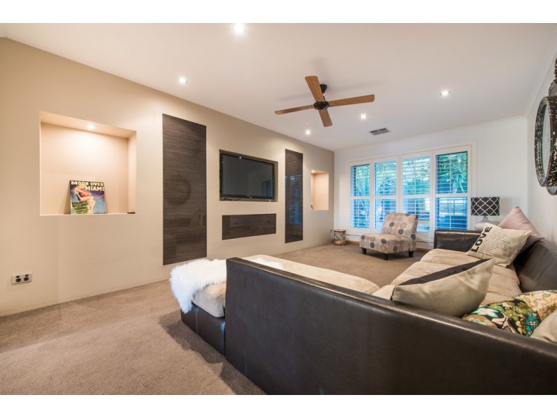 48 Horseshoe Drive, Woodcroft SA 5162