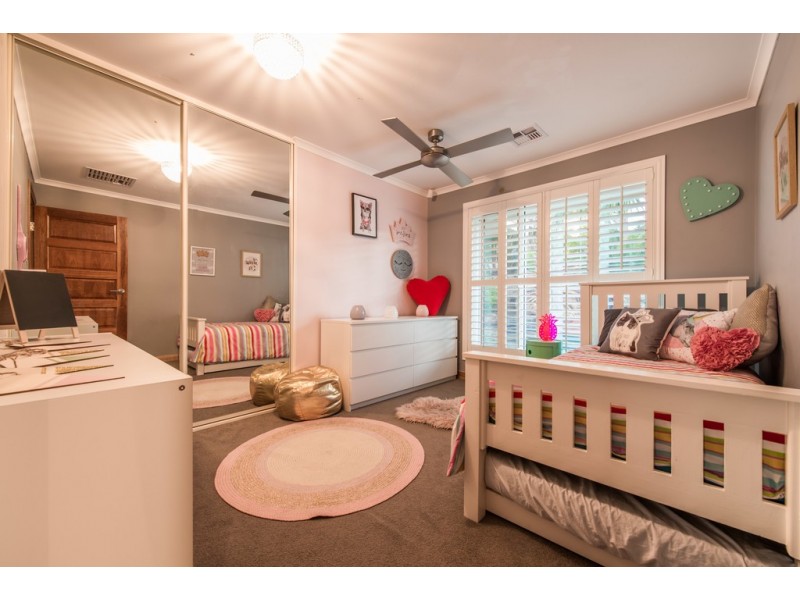 48 Horseshoe Drive, Woodcroft SA 5162