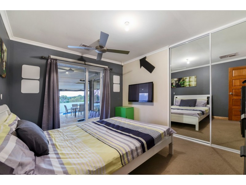 48 Horseshoe Drive, Woodcroft SA 5162