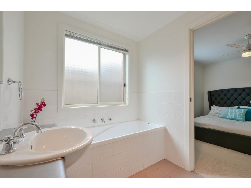 5 McGuire Court, Hackham SA 5163