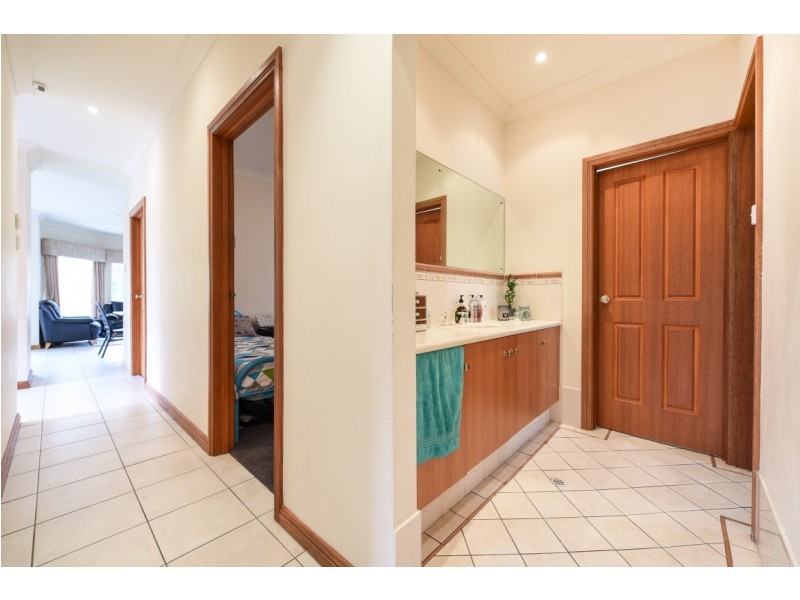 160 Grand Boulevard, Seaford Rise SA 5169