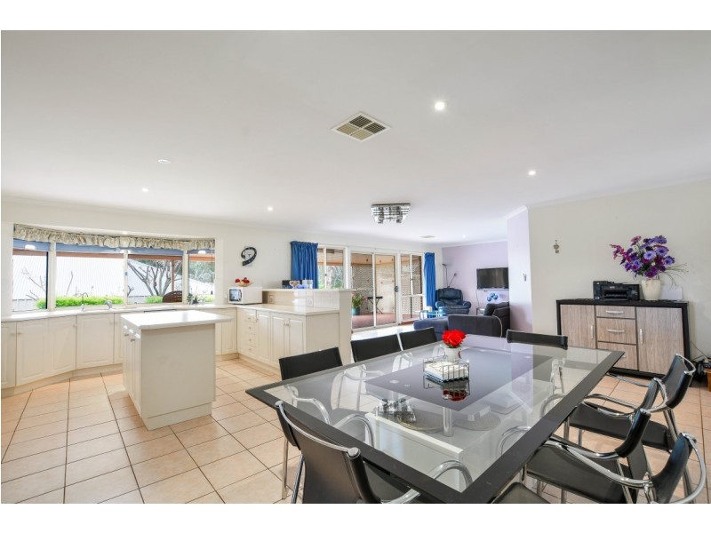 8 Jordan Court, Aberfoyle Park SA 5159