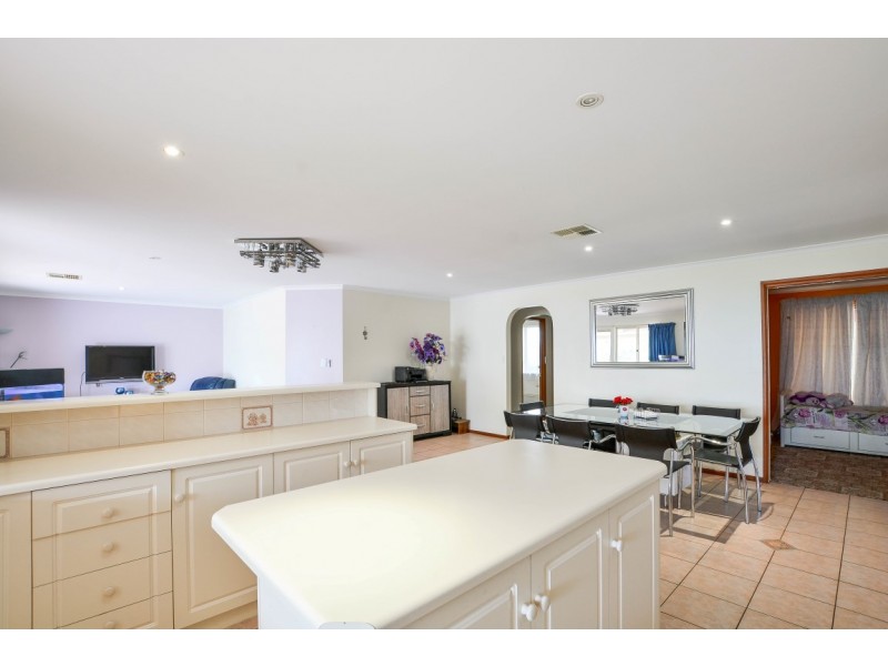 8 Jordan Court, Aberfoyle Park SA 5159