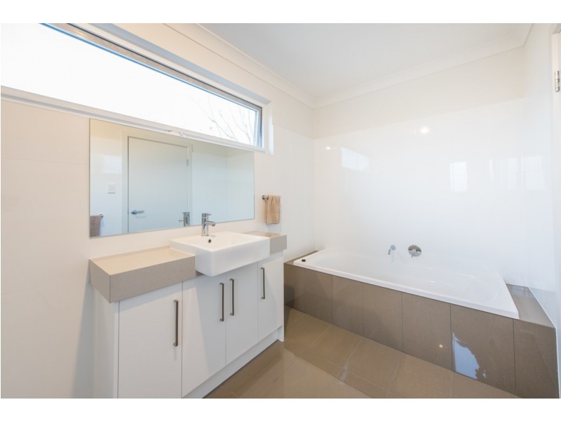 27B Third Avenue, Moana SA 5169