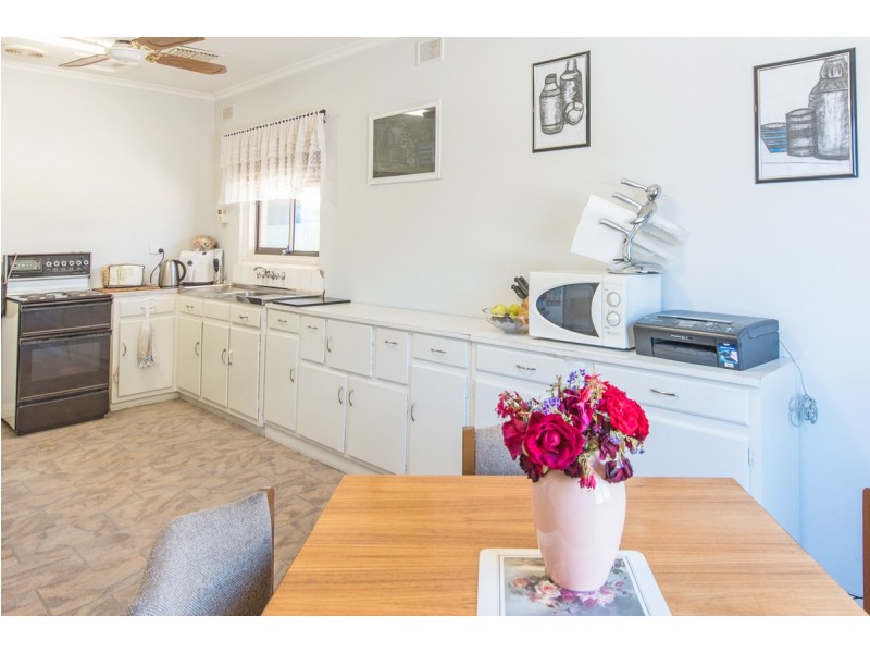 30 Graham Avenue, Hackham SA 5163