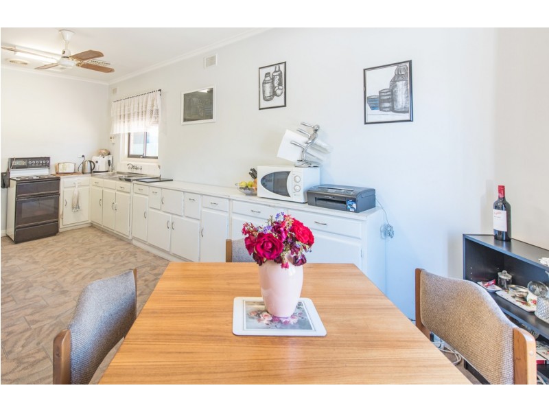 30 Graham Avenue, Hackham SA 5163