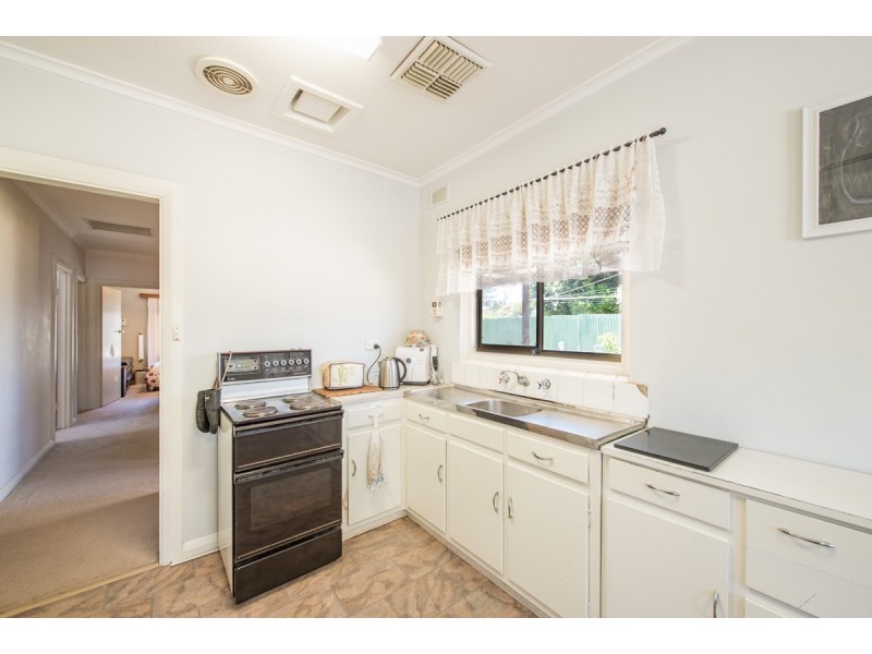 30 Graham Avenue, Hackham SA 5163