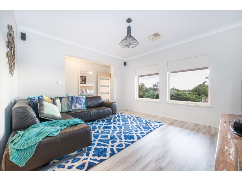 43 Horseshoe Drive, Woodcroft SA 5162