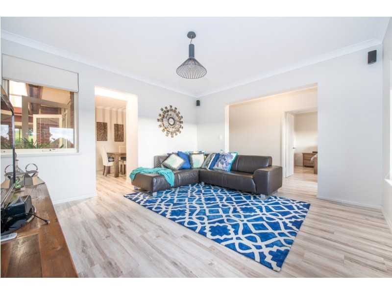 43 Horseshoe Drive, Woodcroft SA 5162