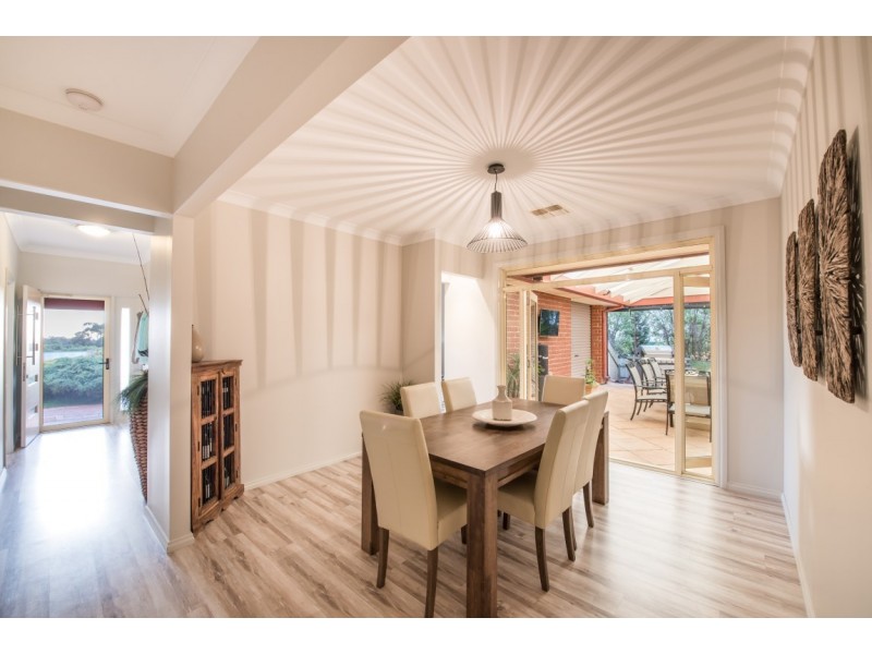 43 Horseshoe Drive, Woodcroft SA 5162