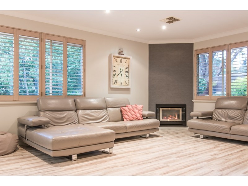 43 Horseshoe Drive, Woodcroft SA 5162