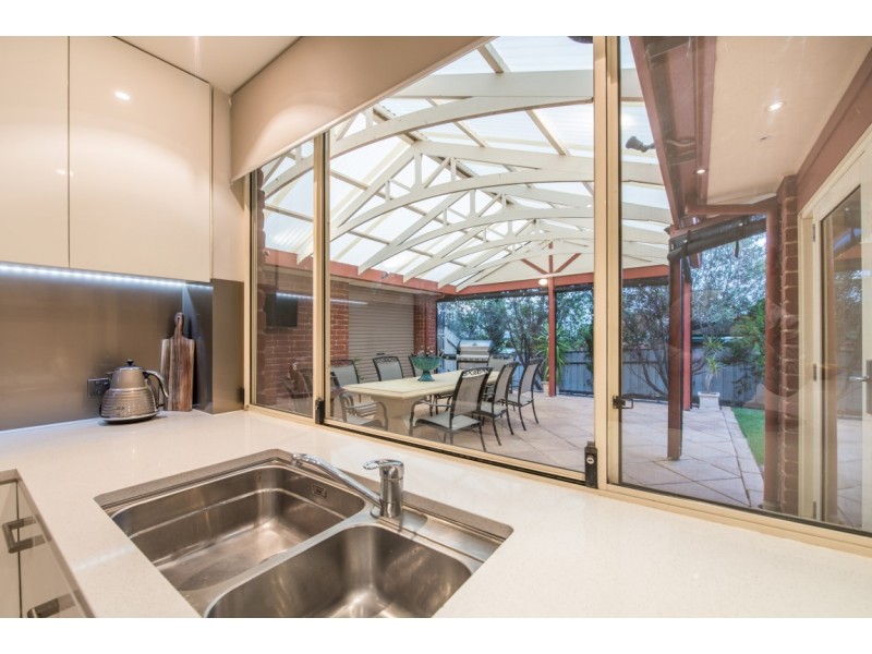 43 Horseshoe Drive, Woodcroft SA 5162