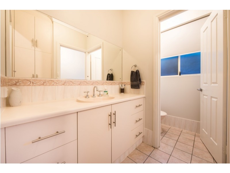 43 Horseshoe Drive, Woodcroft SA 5162