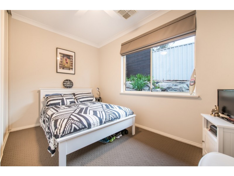 43 Horseshoe Drive, Woodcroft SA 5162