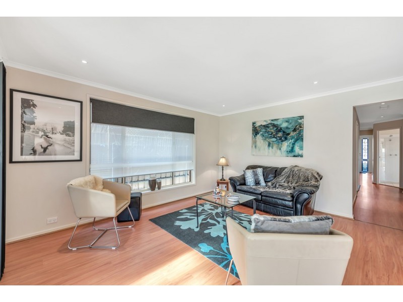 44 Tobin Crescent, Woodcroft SA 5162