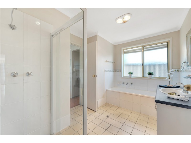 44 Tobin Crescent, Woodcroft SA 5162