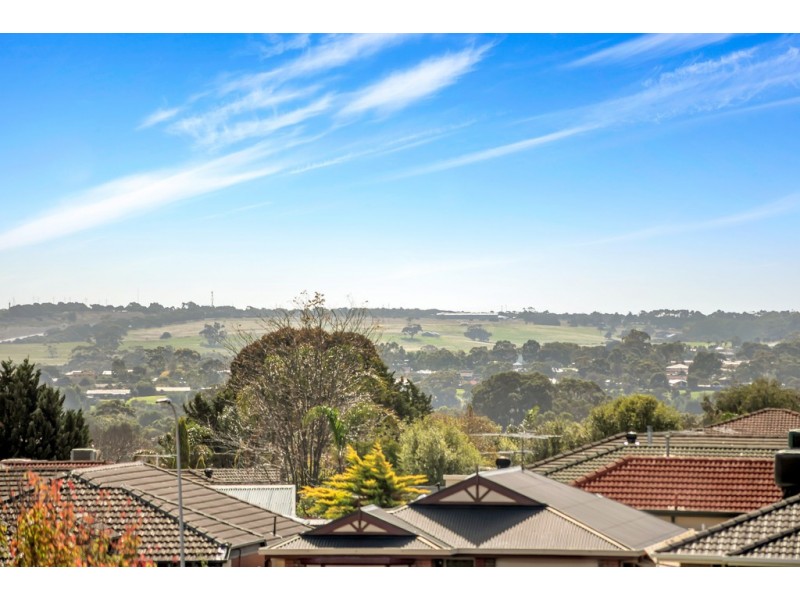 44 Tobin Crescent, Woodcroft SA 5162