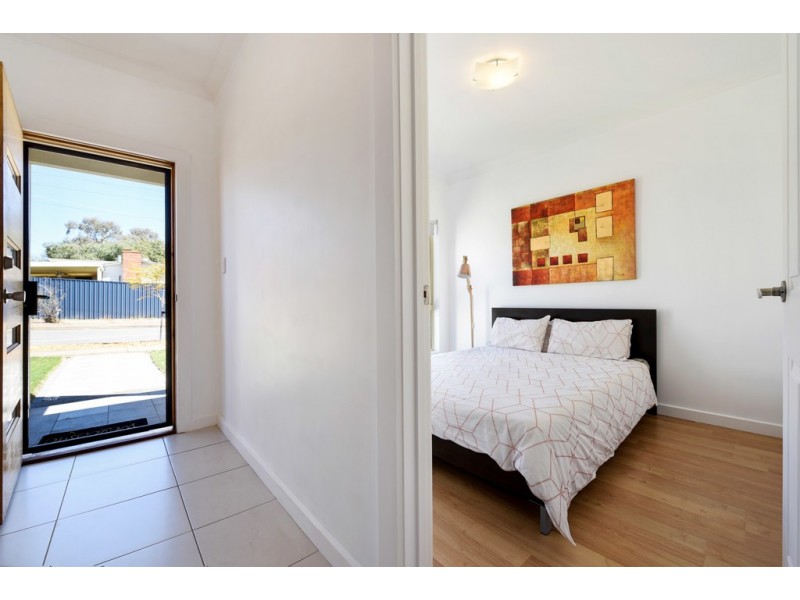 1 Kurrajong Place, Seacombe Gardens SA 5047