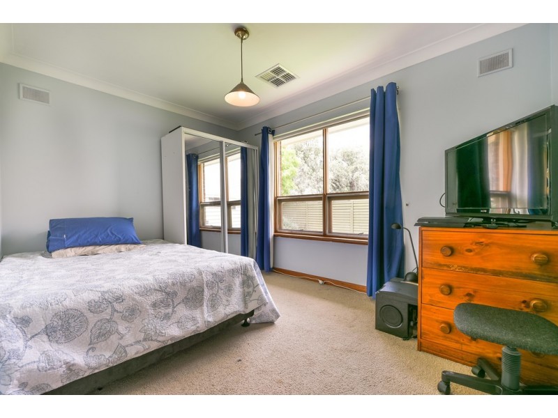 7 Braes Close, Happy Valley SA 5159