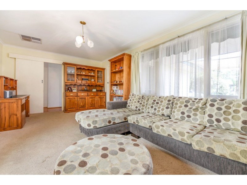 10 Dominic Crescent, Morphett Vale SA 5162
