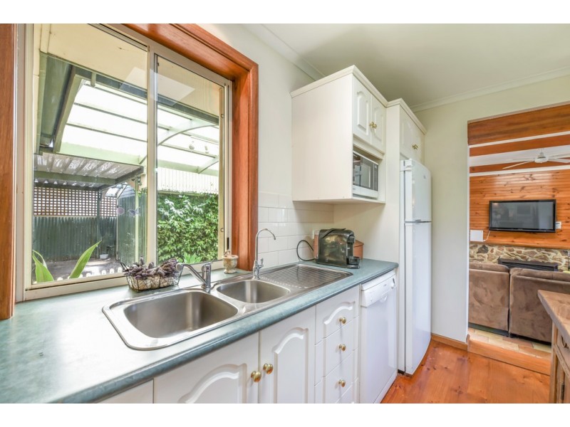 10 Dominic Crescent, Morphett Vale SA 5162