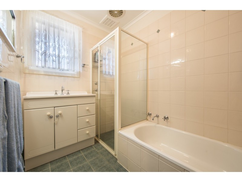 10 Dominic Crescent, Morphett Vale SA 5162
