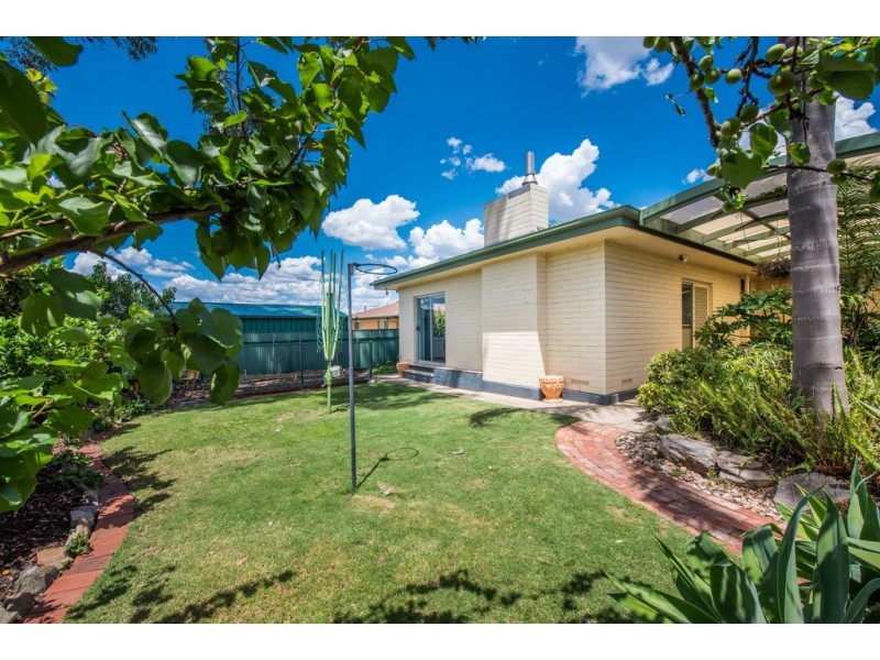 10 Dominic Crescent, Morphett Vale SA 5162