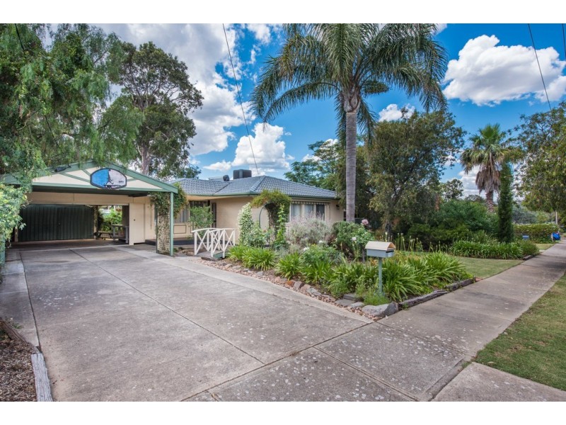 10 Dominic Crescent, Morphett Vale SA 5162