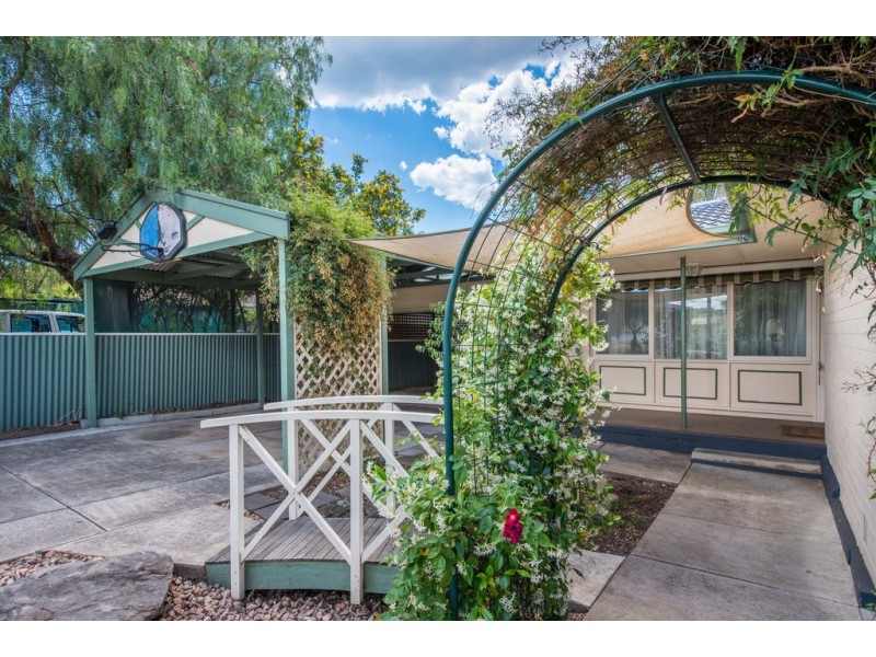 10 Dominic Crescent, Morphett Vale SA 5162