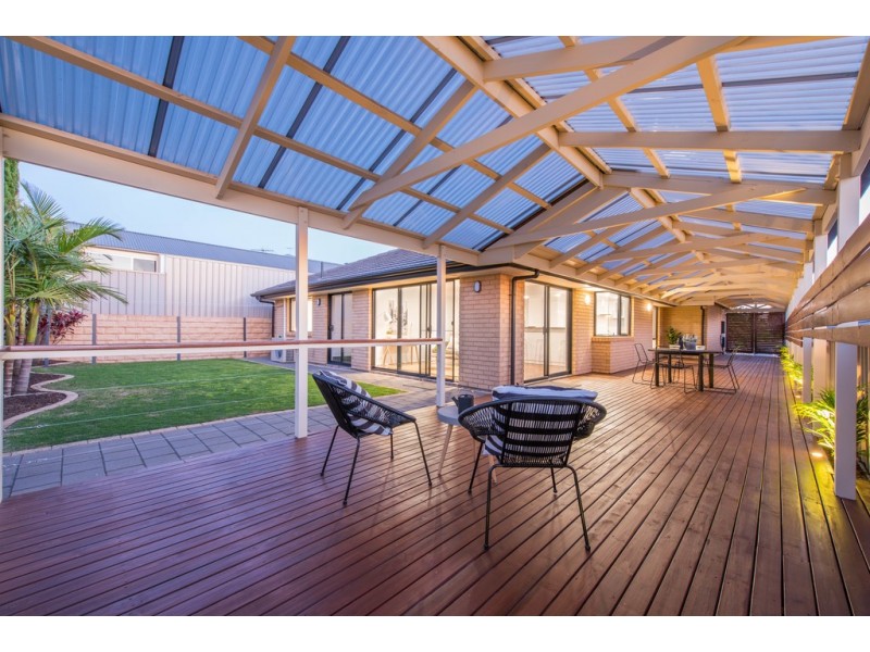 9 Hawksnest Avenue, Seaford Rise SA 5169