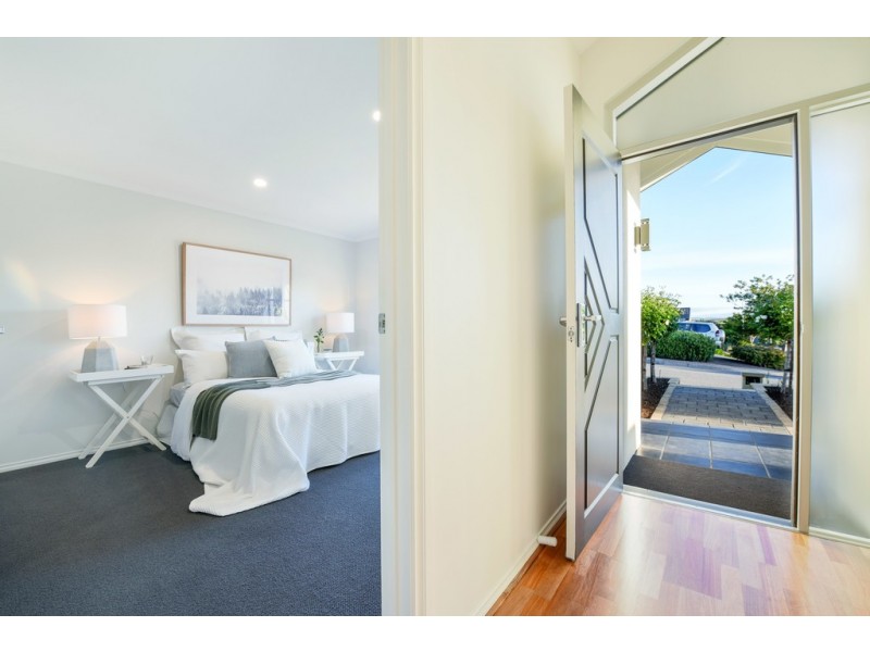 9 Hawksnest Avenue, Seaford Rise SA 5169