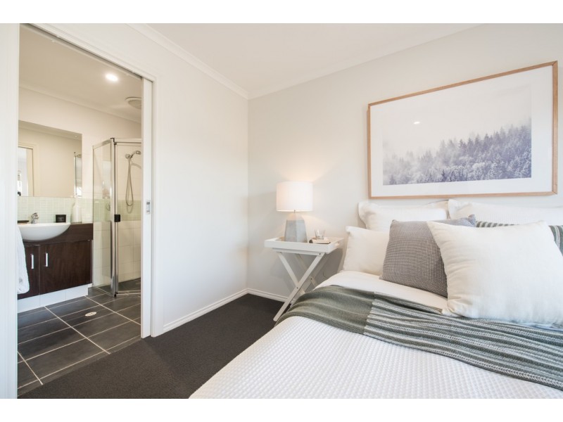 9 Hawksnest Avenue, Seaford Rise SA 5169
