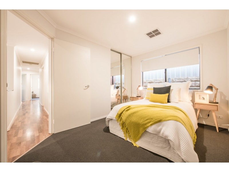 9 Hawksnest Avenue, Seaford Rise SA 5169