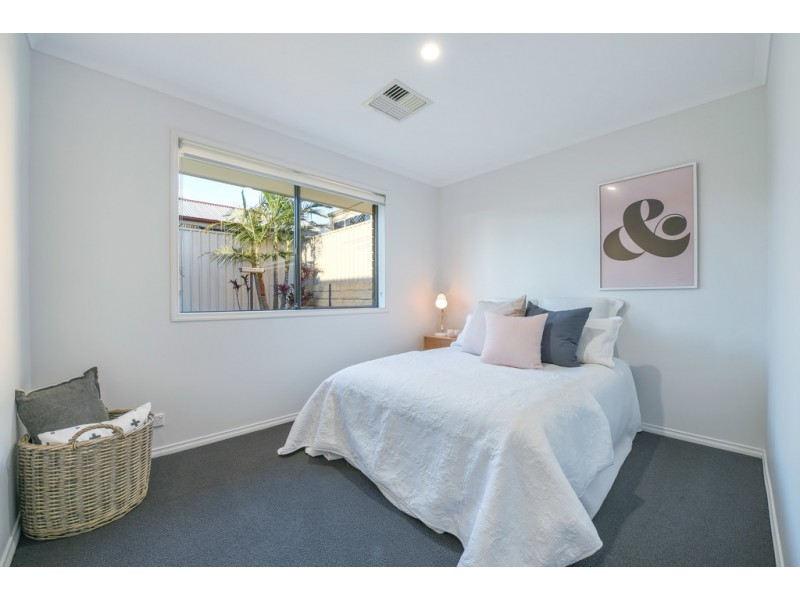 9 Hawksnest Avenue, Seaford Rise SA 5169