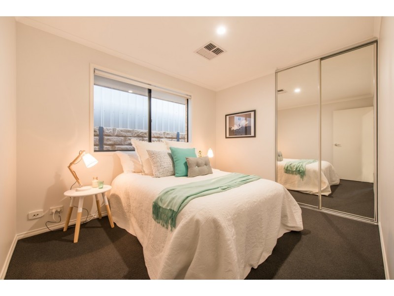 9 Hawksnest Avenue, Seaford Rise SA 5169