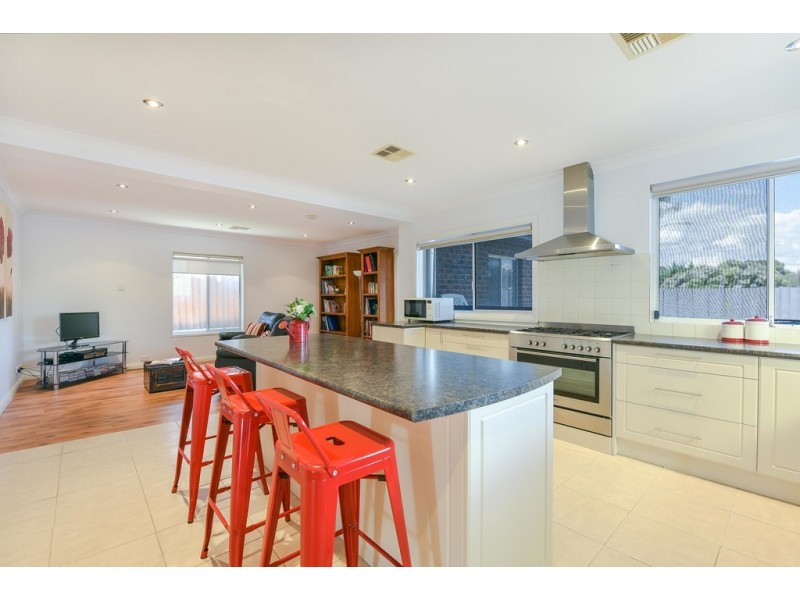 11 Abiona Street, Flagstaff Hill SA 5159