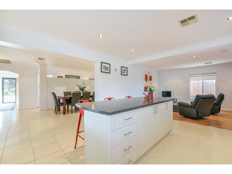 11 Abiona Street, Flagstaff Hill SA 5159