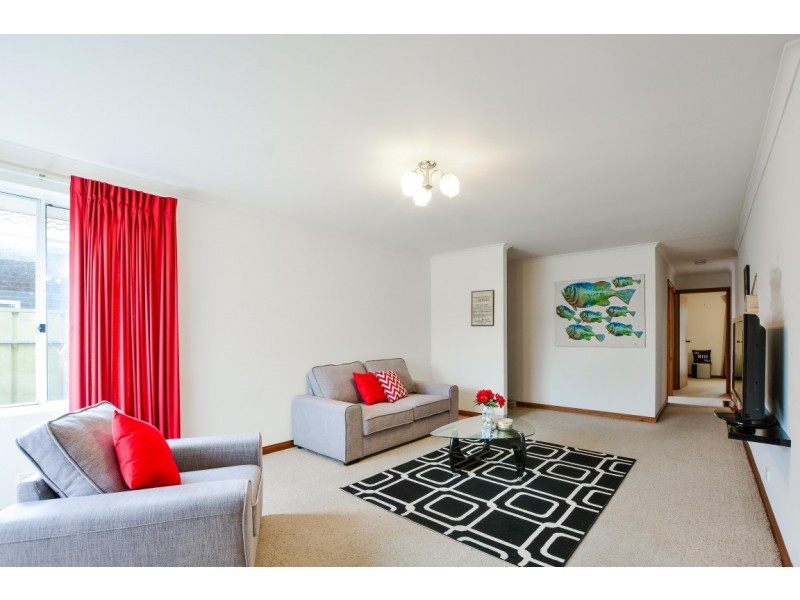 9 Barossa Way, Woodcroft SA 5162