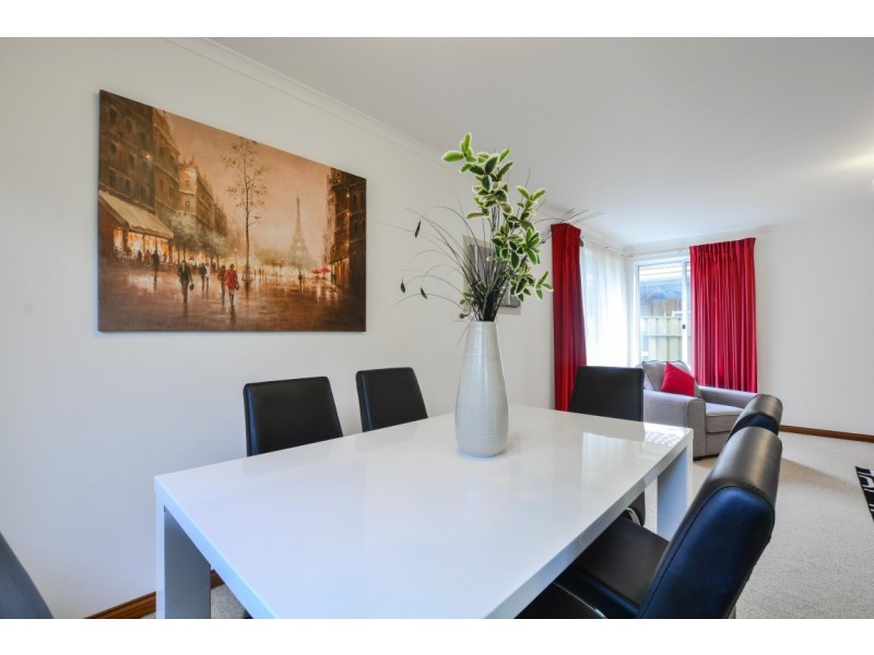 9 Barossa Way, Woodcroft SA 5162